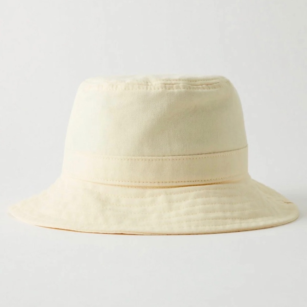 Aritzia Tna Bucket Hat